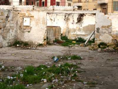 Un luogo che sembra Beirut dopo i bombardamenti